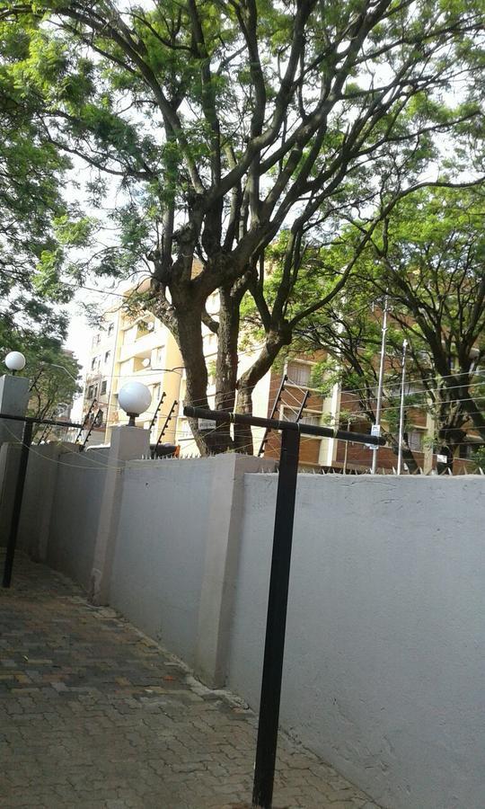 Royal Crown Guesthouse Johannesburg Buitenkant foto